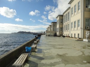 The wharf or esplanade between the Mimar Sinan building (on the right) and the Bosphorus