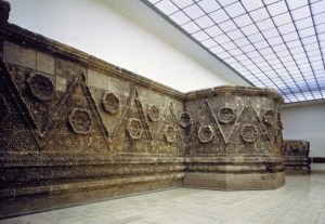 Mshatta facade, Jordan; Pergamon Museum, Berlin